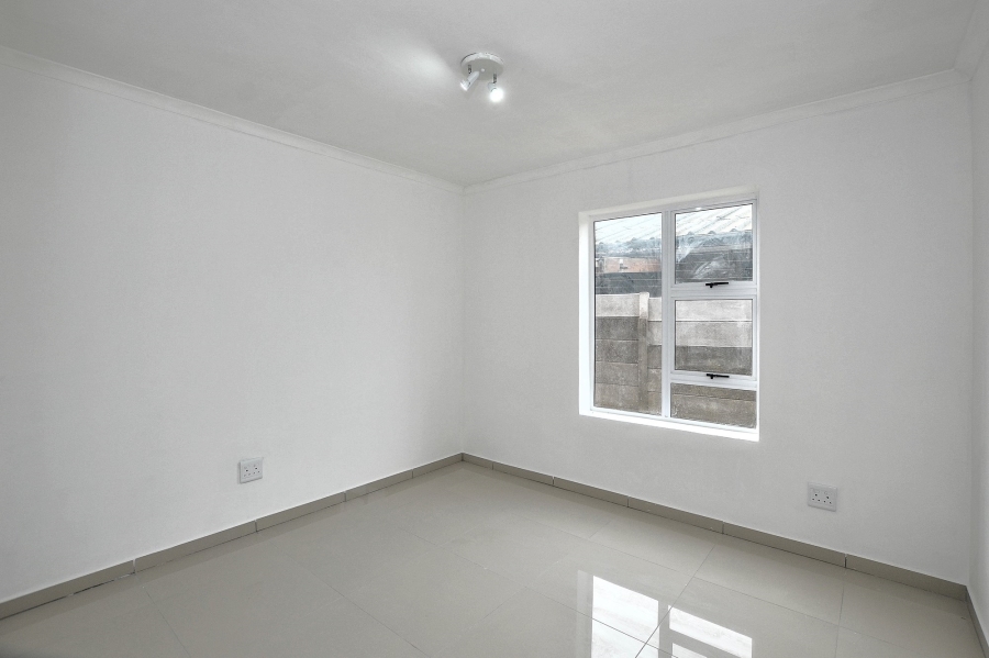 22 Bedroom Property for Sale in Oakdale Western Cape